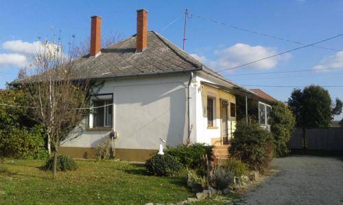 Bochmann Cottage