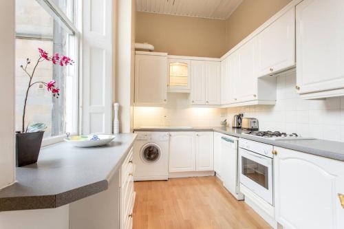 Queen Street Two Apartment - image 11