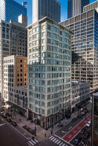 Staypineapple, An Iconic Hotel, The Loop - Chicago