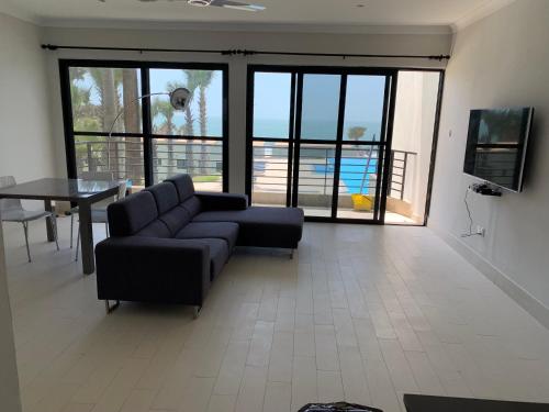 WATERFRONT FLAT 2 in 西部