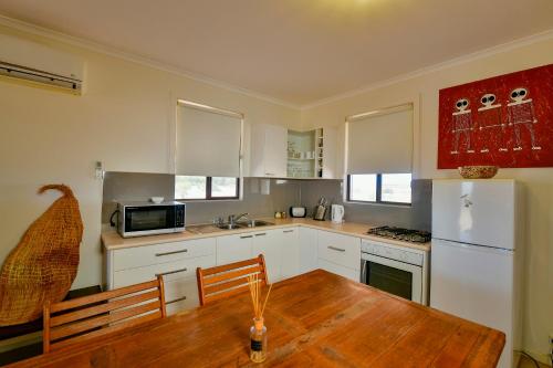 2 bedrooms, 3 beds