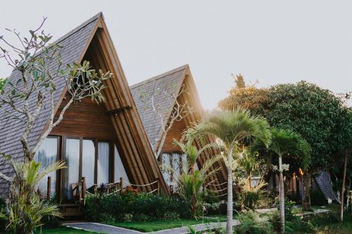 Exterior view, Batan Sabo & Co near Ceningan Cliff Restaurant