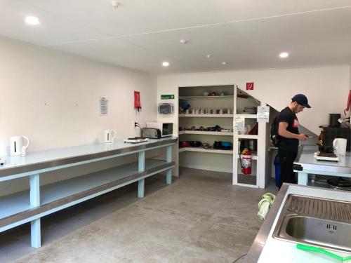 Adventure Inn Marahau in มาราฮัว