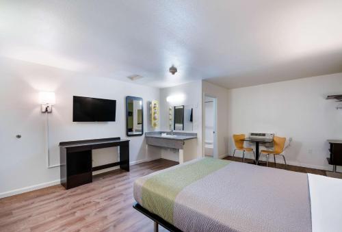 บริการและสิ่งอำนวยความสะดวก, Motel 6 Burlington, WA in เบอร์ลิงตัน (WA)