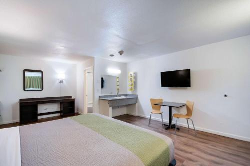Deluxe Double Room - Non-Smoking