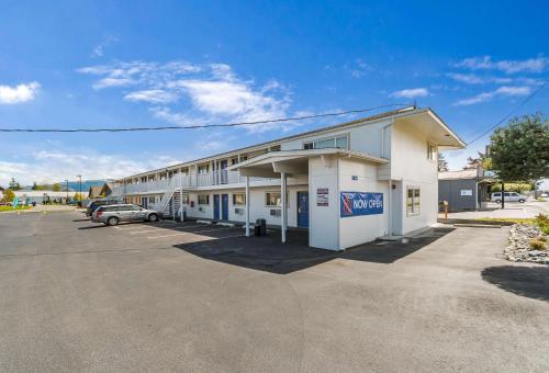 Motel 6-Burlington, WA