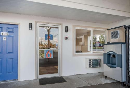 ทัศนียภาพภายนอกโรงแรม, Motel 6 Burlington, WA in เบอร์ลิงตัน (WA)