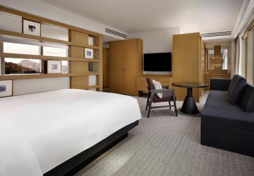 Grand Hyatt Seoul Room Type - Corner King Room