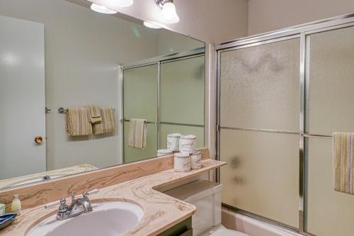 2 Bed 2 Bath Apartment in Carnelian Bay - image 2
