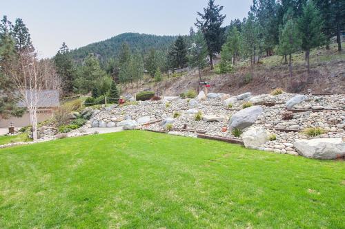 4 Bed 3 Bath Vacation home in Chelan - image 6
