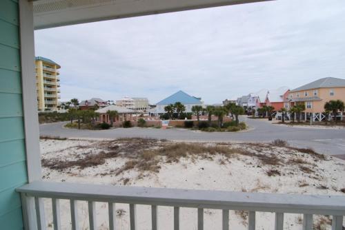 Sea La Vie Condo - image 6
