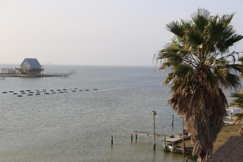 Boathouse Home - image 8