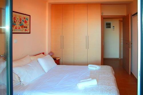 Comfy flat with Garden near the Beach in Theológos