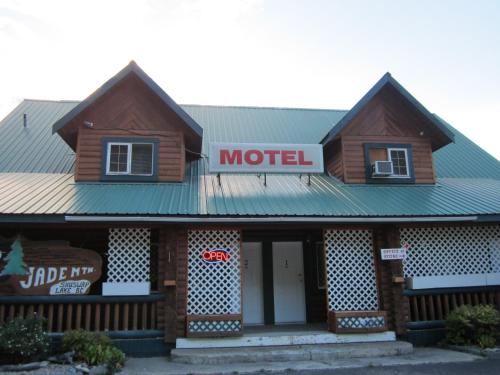 傑德山脈汽車旅館 (Jade Mountain Motel) in 切斯