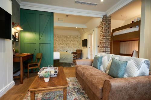 Middletons - image 4