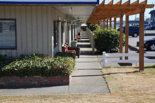 入口, 向西旅館及套房 (Westward Inn & Suites) in 蘭利