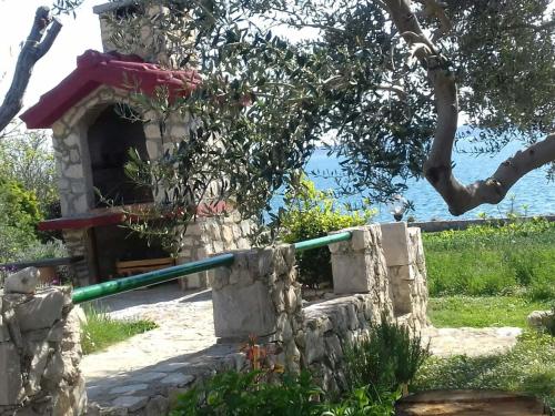 Comfort Two Bedroom Apartment with Balcony and Sea View