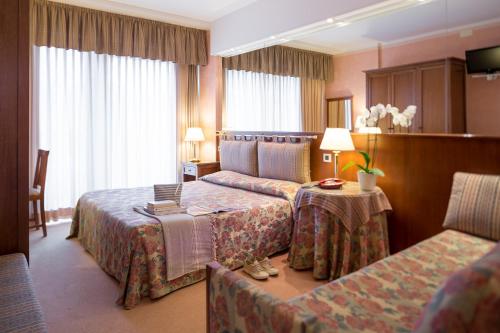 Hotel Astro - main image