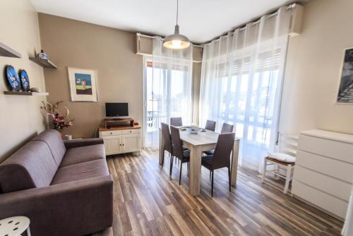  Ampio appartamento con Box auto, Ferienwohnung in Celle Ligure