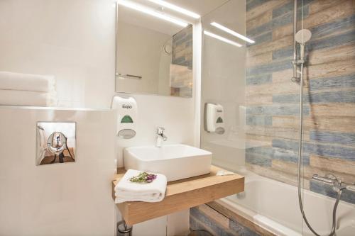 Le Neptune & Spa - main image