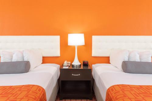 Howard Johnson by Wyndham Rock Hill - main image