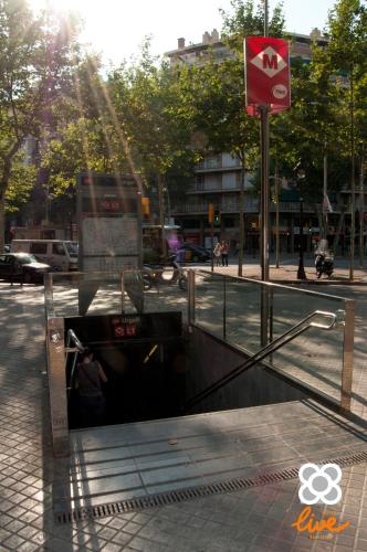Hostal Live Barcelona - image 7