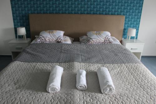  Rote Apartman, Ferienwohnung in Harkány