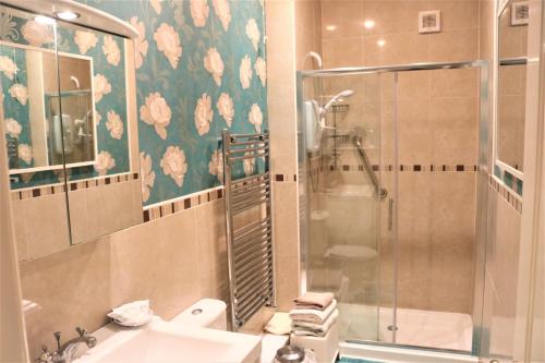 دش, Telford House in قرب المركز