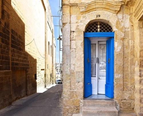 Ieeja, 6 in Birgu