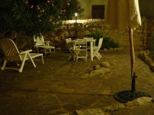 Casa Centro con giardino La Maddalena gîte à louer La Maddalena