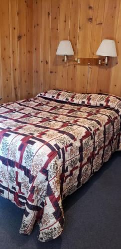 Caribou Lodge and Motel - image 7