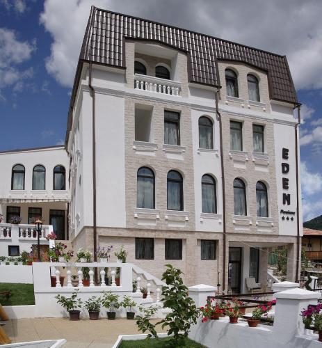 B&B Băile Olăneşti - Pensiunea Eden - Bed and Breakfast Băile Olăneşti