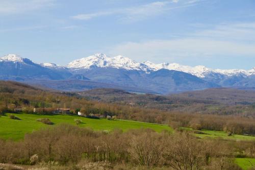 T2 vue exceptionnelle sur les Pyrénées gîte à louer Belloc