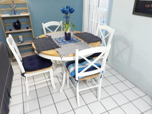 Blue House in Valle Verde