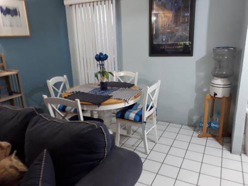 Blue House in Valle Verde