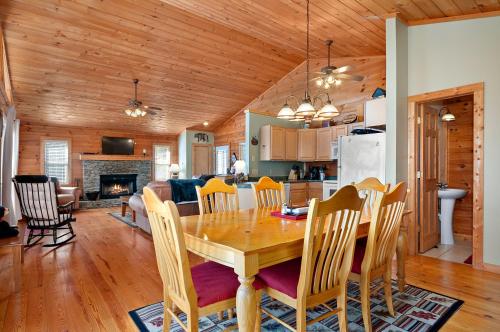 Ridgeview Cabin in Maggie Valley, USA