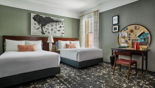 2 double beds
