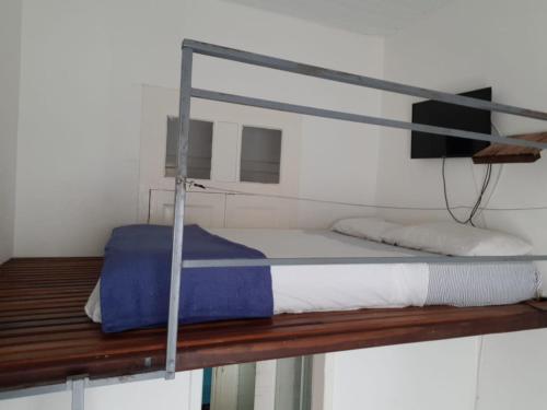 1 double bed, 3 twin beds
