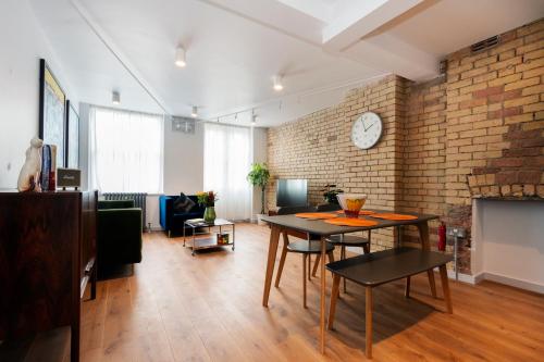 Crashpads Shoreditch the Club Row Collection - image 13