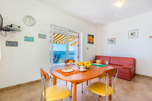 Apartments Ivan - 15 m from beach