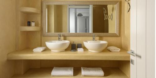 Elitoz Suites – Oia, UT