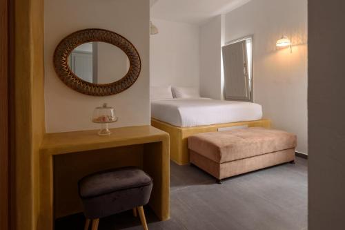 Elitoz Suites – Oia, UT