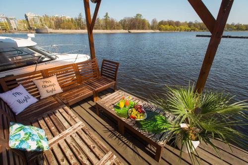 Nevo House Boat - image 8