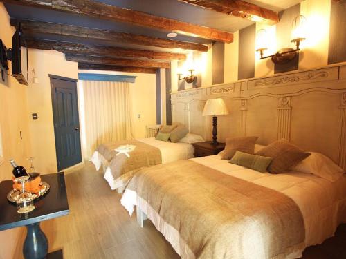 2 double beds