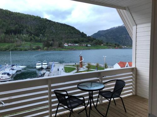 منظر, Balestrand Fjordapartments in Balestrand City Center