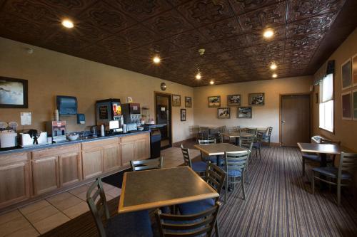 Miles City Hotel - 식음료(F&B)