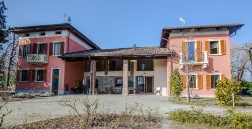 CHIARA, Cuneo (foto 7)