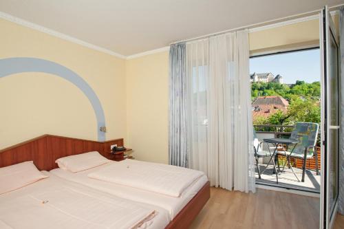 Land-gut-Hotel BurgBlick - image 11