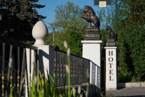 Land-gut-Hotel BurgBlick