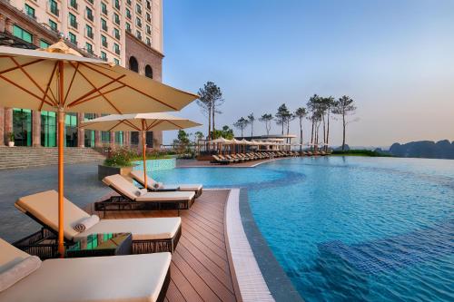 Swimming pool, FLC Halong Bay Golf Club & Luxury Resort in Hon Gai Port